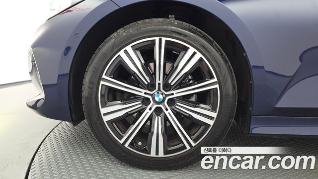 BMW 3-Series 2025 — photo 5