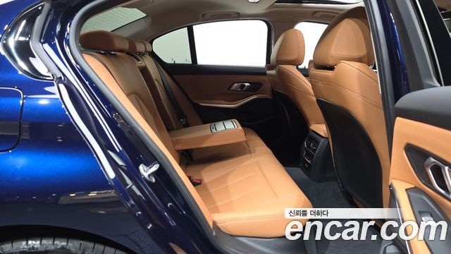 BMW 3-Series 2025 — photo 17