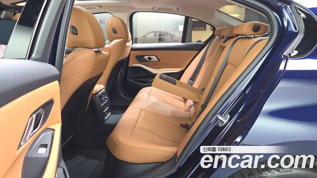 BMW 3-Series 2025 — photo 18