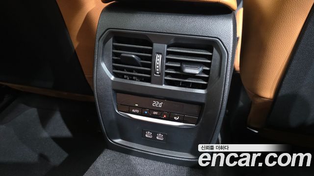 BMW 3-Series 2025 — photo 24