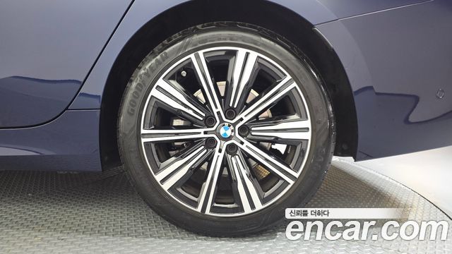 BMW 3-Series 2025 — photo 7