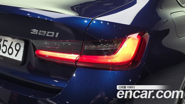 BMW 3-Series 2025 — photo 9