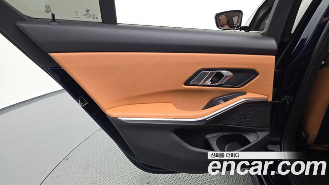 BMW 3-Series 2025 — photo 15