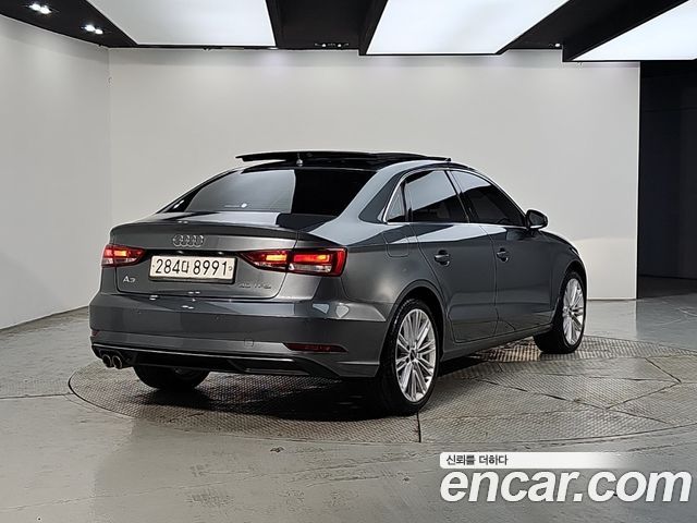 Audi A3 2018 — photo 4