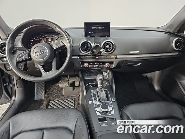 Audi A3 2018 — photo 5