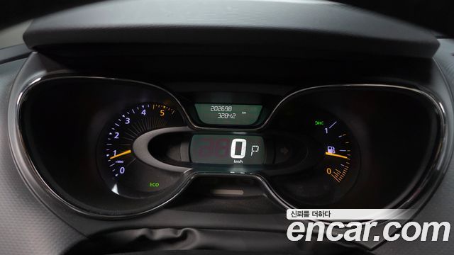 Renault Korea QM3 2015 — photo 8