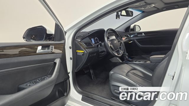 Hyundai Sonata 2016 — photo 13