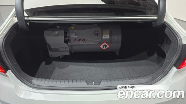 Hyundai Sonata 2016 — photo 26