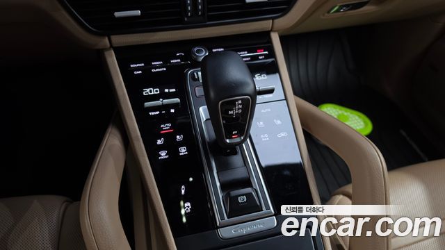 Porsche Cayenne 2020 — photo 12