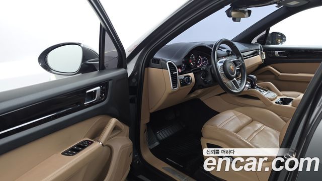 Porsche Cayenne 2020 — photo 13