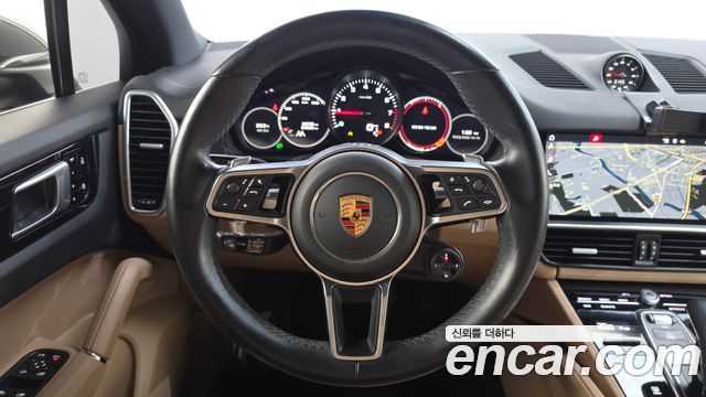 Porsche Cayenne 2020 — photo 18