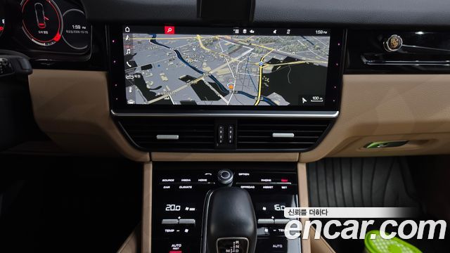 Porsche Cayenne 2020 — photo 19