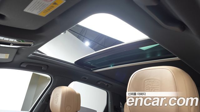 Porsche Cayenne 2020 — photo 23