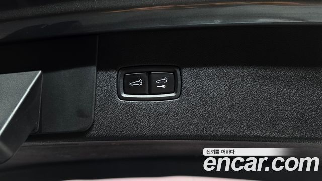 Porsche Cayenne 2020 — photo 24