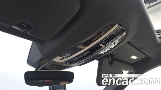 Porsche Cayenne 2020 — photo 27