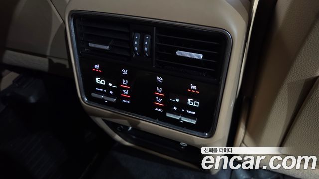 Porsche Cayenne 2020 — photo 34