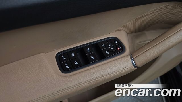Porsche Cayenne 2020 — photo 35