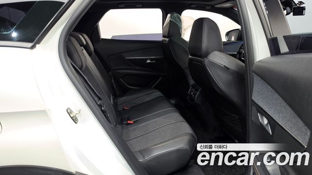 Peugeot 3008 2018 — photo 17