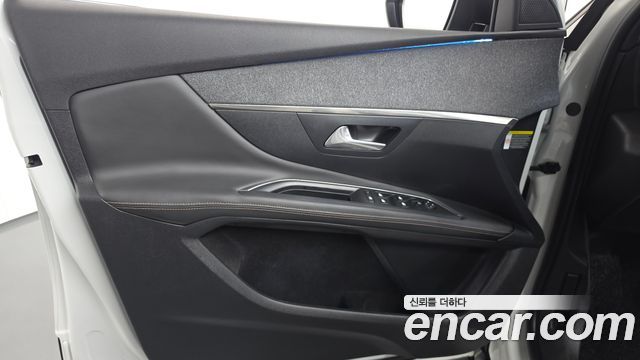 Peugeot 3008 2018 — photo 14