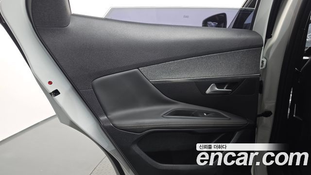 Peugeot 3008 2018 — photo 15