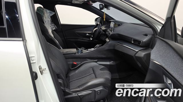 Peugeot 3008 2018 — photo 16