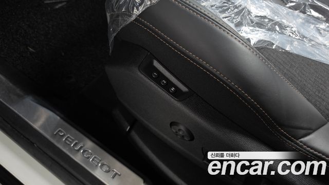 Peugeot 3008 2018 — photo 30