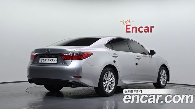 Lexus ES 2013 — photo 2