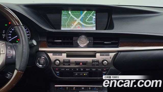 Lexus ES 2013 — photo 16