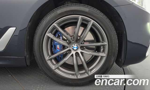 BMW 5-Series 2018 — photo 7