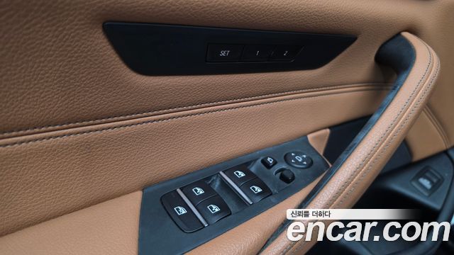 BMW 5-Series 2018 — photo 27