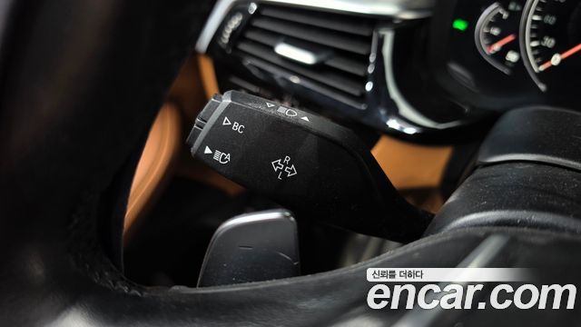 BMW 5-Series 2018 — photo 28