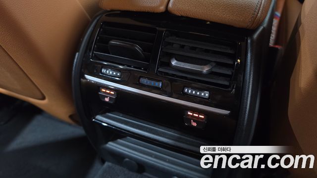 BMW 5-Series 2018 — photo 33