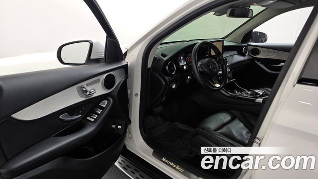 Mercedes-Benz GLC-Class 2019 — photo 13