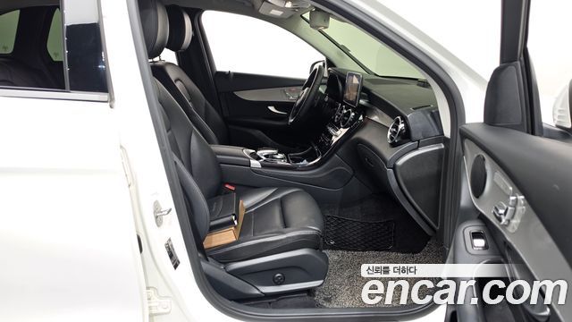 Mercedes-Benz GLC-Class 2019 — photo 17