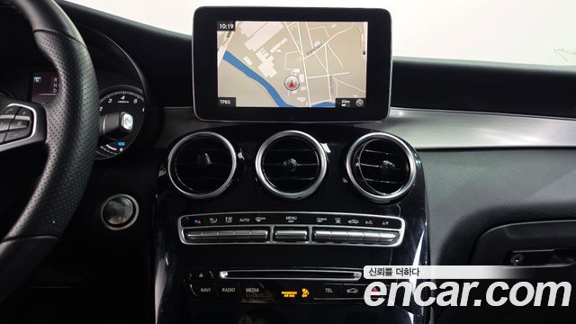 Mercedes-Benz GLC-Class 2019 — photo 19