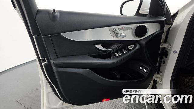 Mercedes-Benz GLC-Class 2019 — photo 14