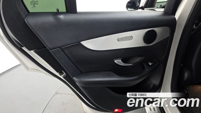 Mercedes-Benz GLC-Class 2019 — photo 15