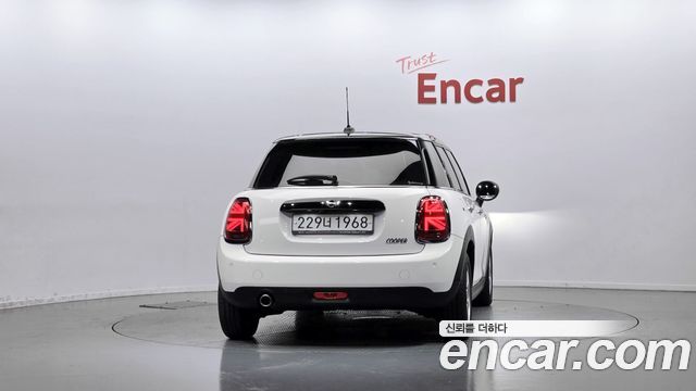 Mini Cooper 2020 — photo 4