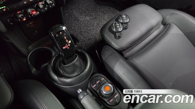 Mini Cooper 2020 — photo 12