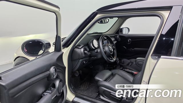 Mini Cooper 2020 — photo 13