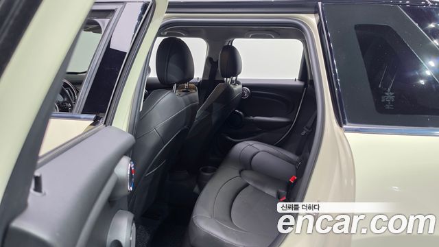 Mini Cooper 2020 — photo 17