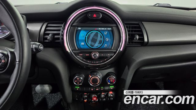Mini Cooper 2020 — photo 18
