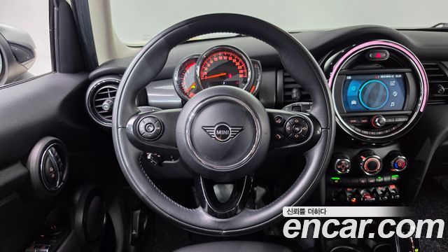 Mini Cooper 2020 — photo 19
