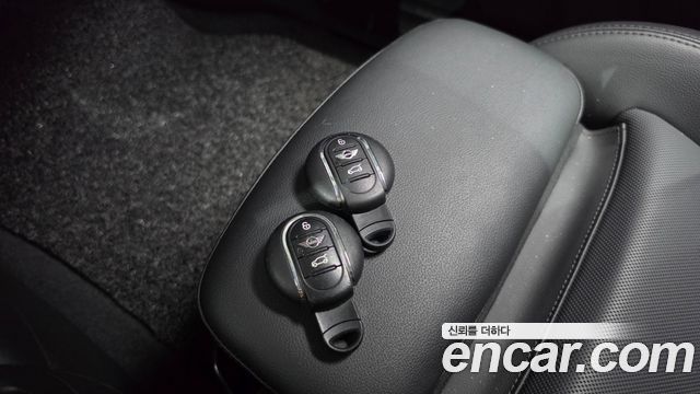Mini Cooper 2020 — photo 21