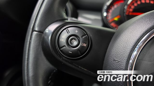 Mini Cooper 2020 — photo 22