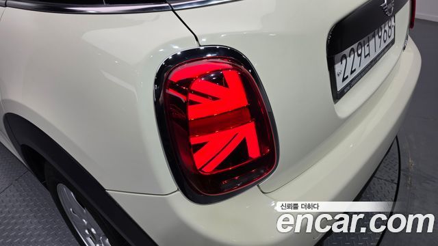 Mini Cooper 2020 — photo 9