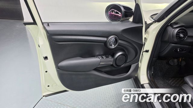 Mini Cooper 2020 — photo 14