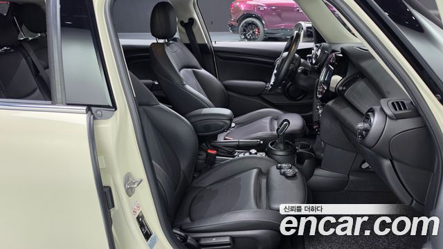 Mini Cooper 2020 — photo 16