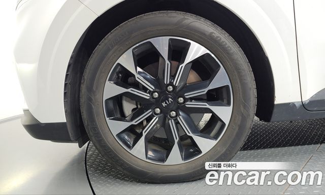 Kia Canival 2021 — photo 5
