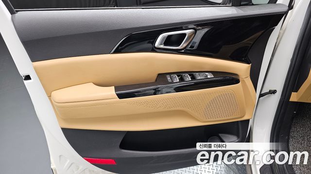 Kia Canival 2021 — photo 11